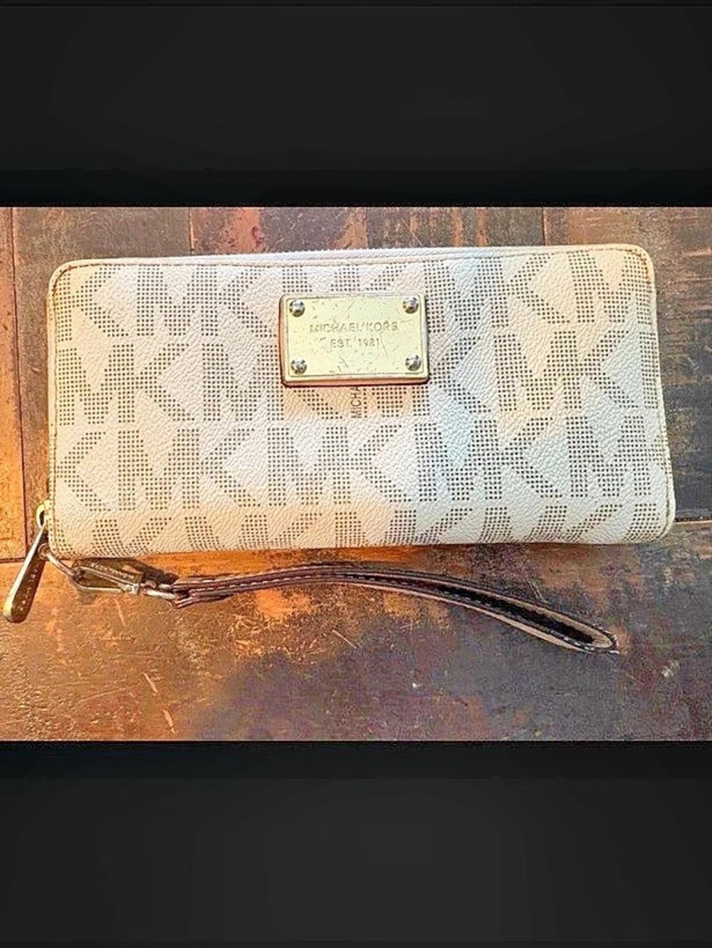 Michael Kors Jet Set Travel Large Logo Continental Wristlet